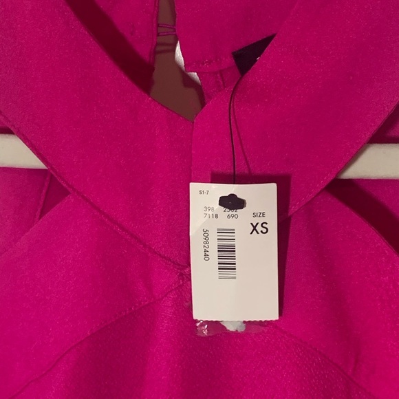 The Limited Fuchsia Pink Criss Cross Top - Picture 2 of 5